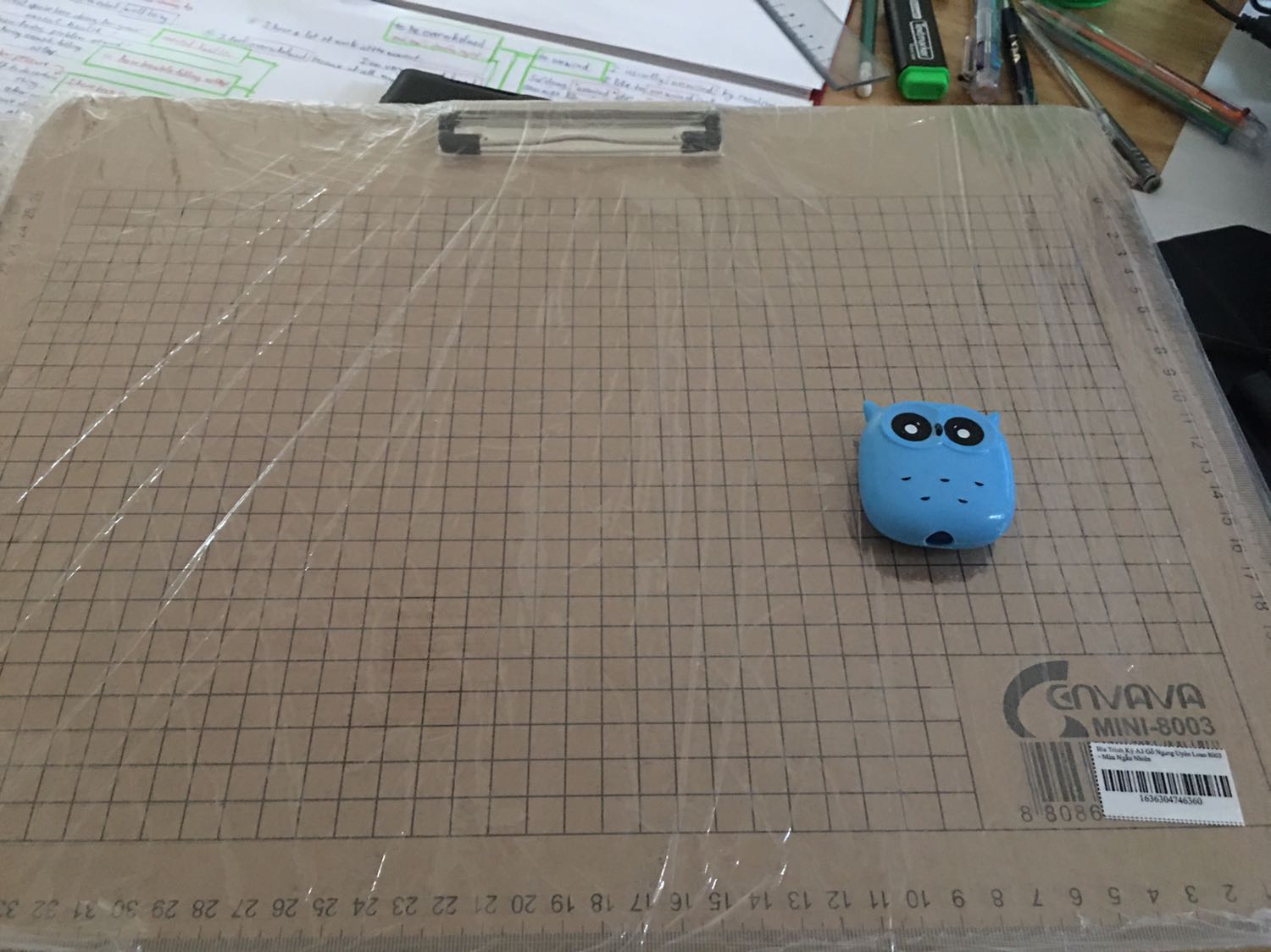 Viết kê vẽ tất cả đều êm và nhẹ tiện dùng. Đóng gói chắc chắn đảm bảo, vận chuyển nhanh hơn *** dù đắt hơn xíu nhưng có mã vận chuyển nên mình chọn mua ở tiki. Hàng đi xa nhưng đảm bảo ko cong vênh vỡ dập, rất cảm ơn shop đã đóng gói an toàn.