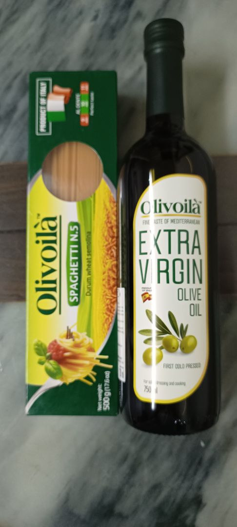 1. Đã nhận được đơn hàng.
2. Dầu Ô liu xuất xứ Tây Ban Nha.
Gói mỳ - Quà tặng xuất xứ Italy.
3. Bao gói cẩn thận.
Cám ơn!