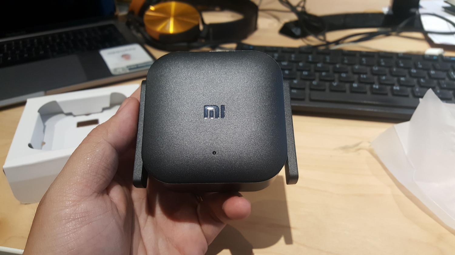 SP đúng hàng xiaomi như trên hình. Đóng gói ok, hoạt động tốt. Thời gian dự kiến giao hàng quá lâu, đến 9 ngày sẽ khiến khách hàng cảm thấy ngại đặt mua vì phải chờ. Tuy nhiên thực tế đến ngày thứ 4 đã nhận được hàng. Nhìn chung là tốt, chỉ có thời gian giao hàng dự kiến quá lâu là một điểm trừ khiến khách hàng không muốn đặt mua. SP đúng hàng xiaomi như trên hình. Đóng gói ok, hoạt động tốt. Thời gian dự kiến giao hàng quá lâu, đến 9 ngày sẽ khiến khách hàng cảm thấy ngại đặt mua vì phải chờ. Tuy nhiên thực tế đến ngày thứ 4 đã nhận được hàng. Nhìn chung là tốt, chỉ có thời gian giao hàng dự kiến quá lâu là một điểm trừ khiến khách hàng không muốn đặt mua.