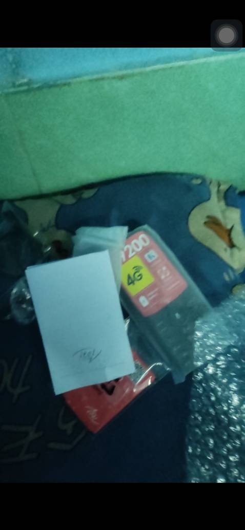 Màn hình cũng ổn
Bàn phím ổn
Vào facebook,youtube ổn,nhưng chưa hổ trợ gọi video call
Trợ lý google chưa hổ trợ tiếng việt,ứng dụng GPS chưa định vị được hay sao á,còn xem bản đồ thì được
Pin sạc 2 tiếng rưỡi nếu chờ sài 2,3 ngày chưa het.
Đang trải nghiệm ạ