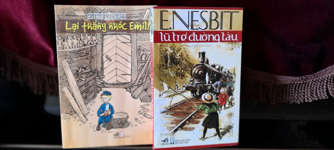 Sách giao rất  nhanh, chất lượng tốt, quà tặng dễ thương quá. Cảm ơn nhiều!