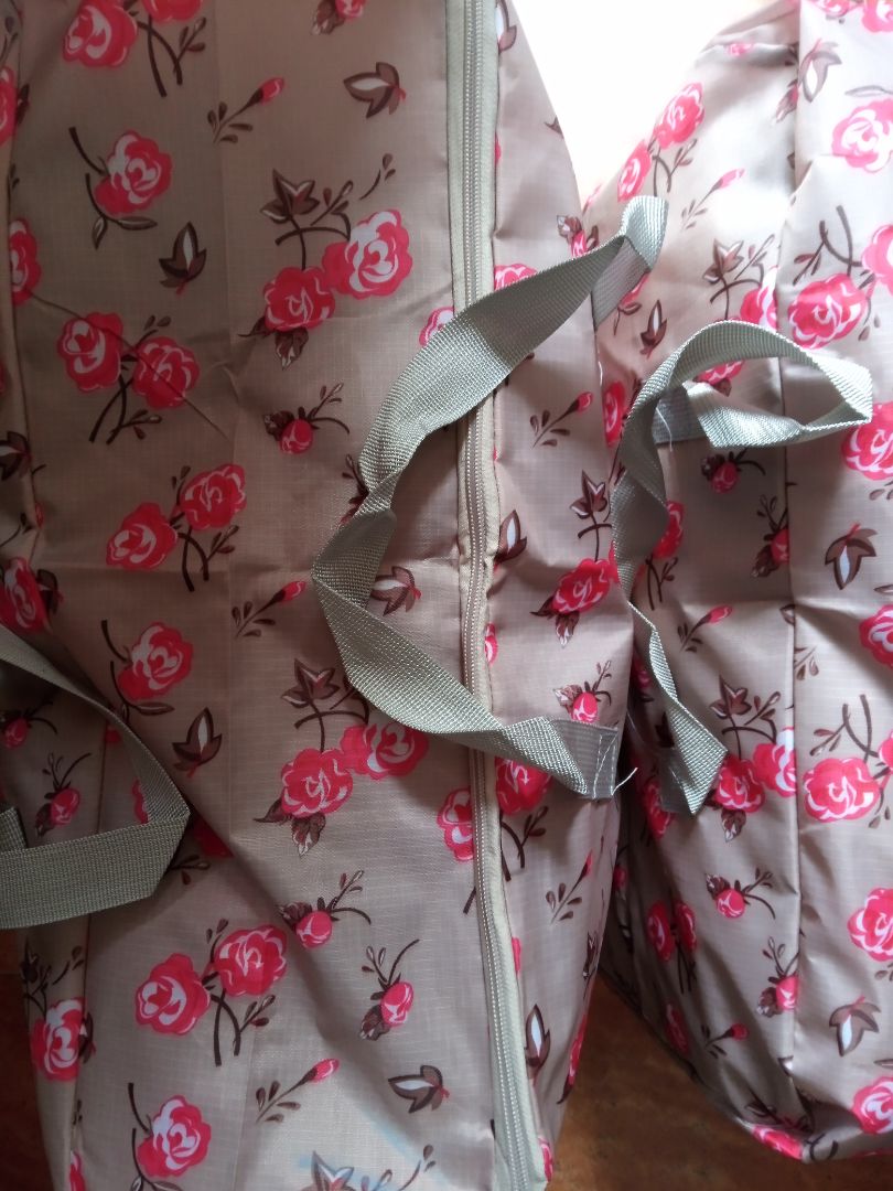 Sắp xếp gọn gàng hơn, cần nhẹ tay vì vải dù mỏng dễ rách. Chất lượng phù hợp với giá tiền.