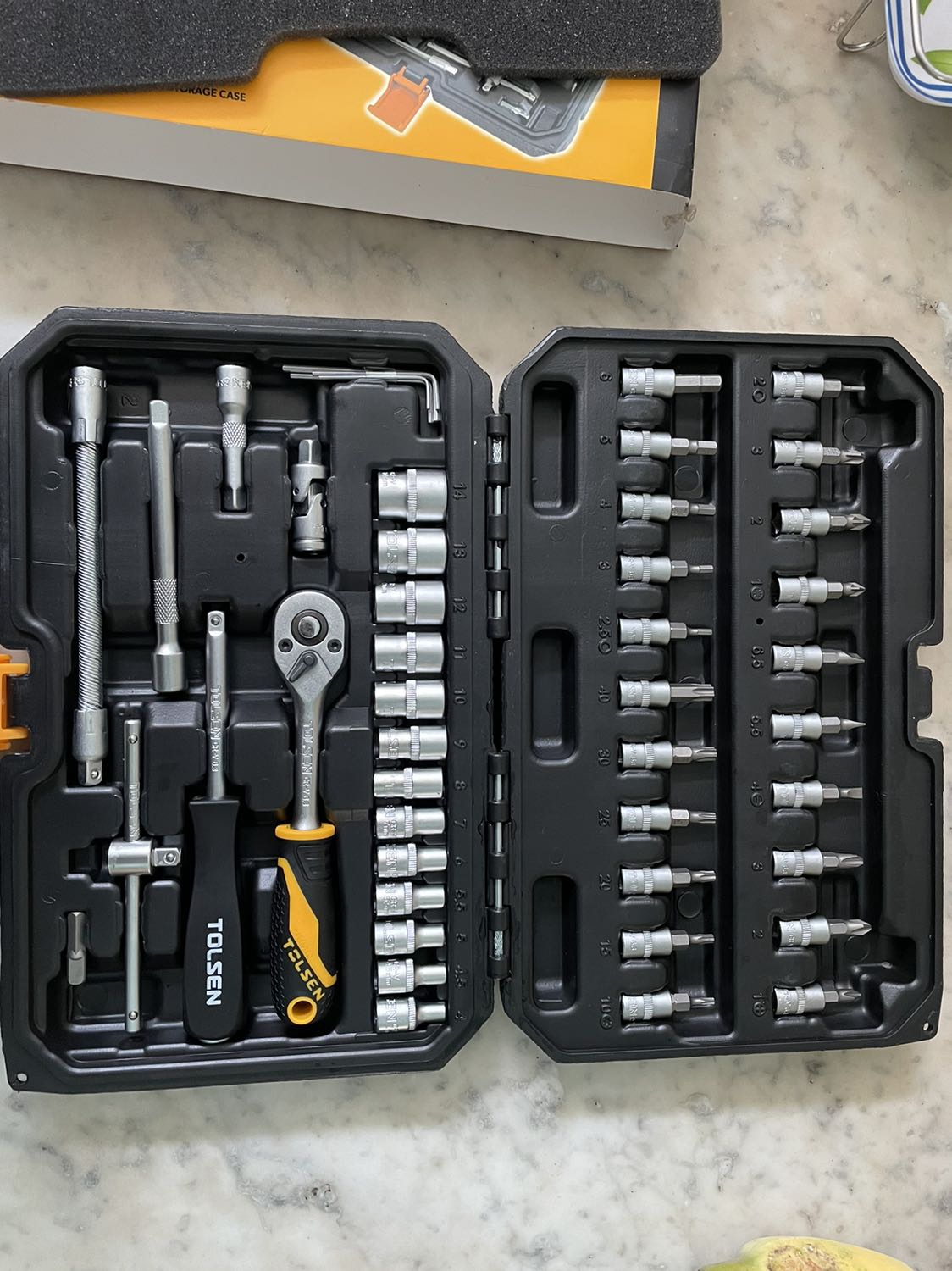 Giao hàng nhanh thiệt sự
Có vài cái đầu khi khó gắn vô cũng như khó lấy ra, cái cần tự động thì có nút bấm dễ r không nói
Nhìn chất lượng