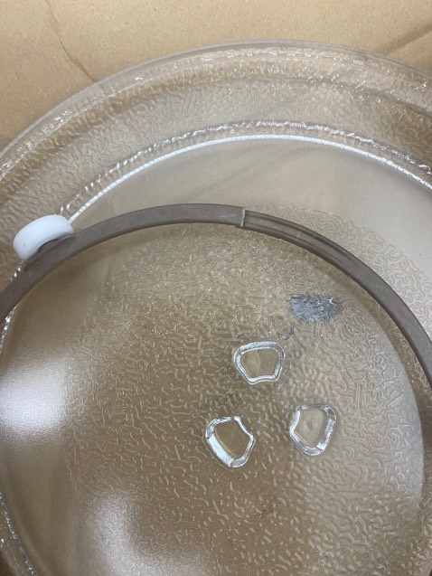 Hàng hỏng ntn mà vẫn giao cho khách 😭😭😭 Hàng hỏng ntn mà vẫn giao cho khách 😭😭😭