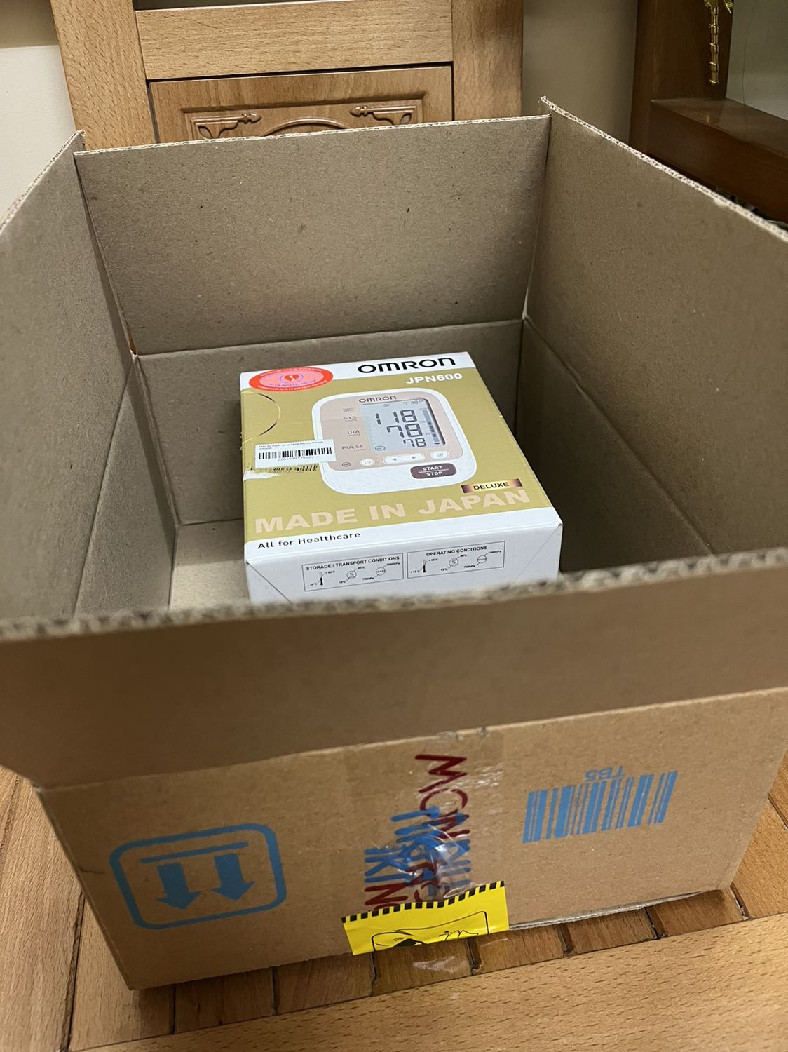 Sản phẩm mới sản xuất 11/2021, nguyên hộp mới tinh. Mua ở Tiki giá cả hợp lí, giao 2h nên cực nhanh luôn, không phải mất công chờ đợi. Sản phẩm nên có trong mỗi gia đình, có hướng dẫn nên rất dễ sử dụng. Rất ưng ý!