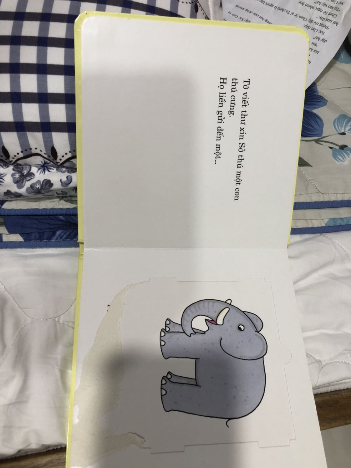 Sách đẹp lắm, bên trong lật dở , bé mình rất thích, xem nhiều quá xé luôn cái lật dở, chỉ còn hình thú.