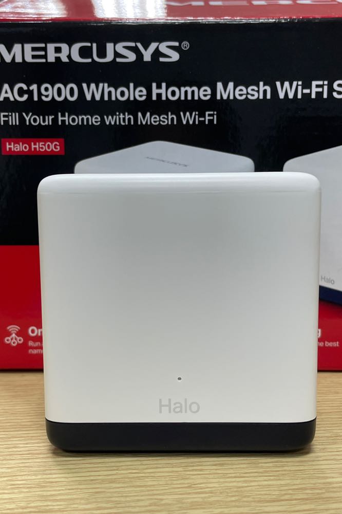 Mình vừa nâng cấp gói cước 200Mbps là tậu luôn em Halo H50G siêu xịn. Kết nối qua app Mercusys rất dễ mình con gái vẫn thao tác ngon ơ. Nhà mình trước đó chỉ có 1 bộ phát để ở khu vực phòng sinh hoạt của gia đình thôi nên lên phía phòng khác và vào phòng ngủ sóng yếu, mua em này xứng đáng. Thiết kế nhỏ gọn mình đặt 1 pack ở phòng khách với 1 pack phòng lồi để bao phủ khu vực gia đình đi đâu cũng cùng 1 sóng wifi rất tiện lợi. Chấm điểm 5 sao cho shop