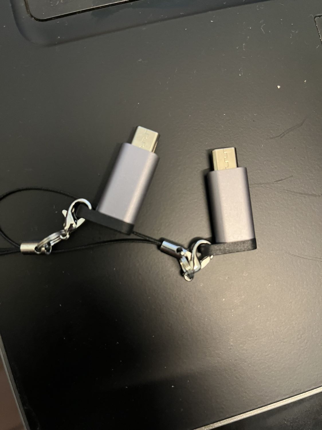 Cáp sạc USB type C không có đầu micro USB nên bộ chuyển này rất hữu ích để sạc cho các thiết bị sử dụng cổng micro USB. Hàng chắn chắn shop đóng gói cẩn thận. Rất tốt Cáp sạc USB type C không có đầu micro USB nên bộ chuyển này rất hữu ích để sạc cho các thiết bị sử dụng cổng micro USB. Hàng chắn chắn shop đóng gói cẩn thận. Rất tốt