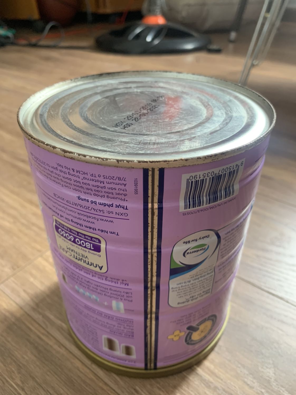 Sản phẩm bị rỉ sét nhẹ ở viền mép hộp, hạn sử dụng còn 6 tháng. Tuy nhiên những thứ đó k thành vấn đề, ngoài trừ không có mã QR để kiểm tra chính hãng hay không. Khá hoang man, đã gọi lên tổng đài tới giờ vẫn chưa thấy *** phản hồi chất lượng sản phẩm.