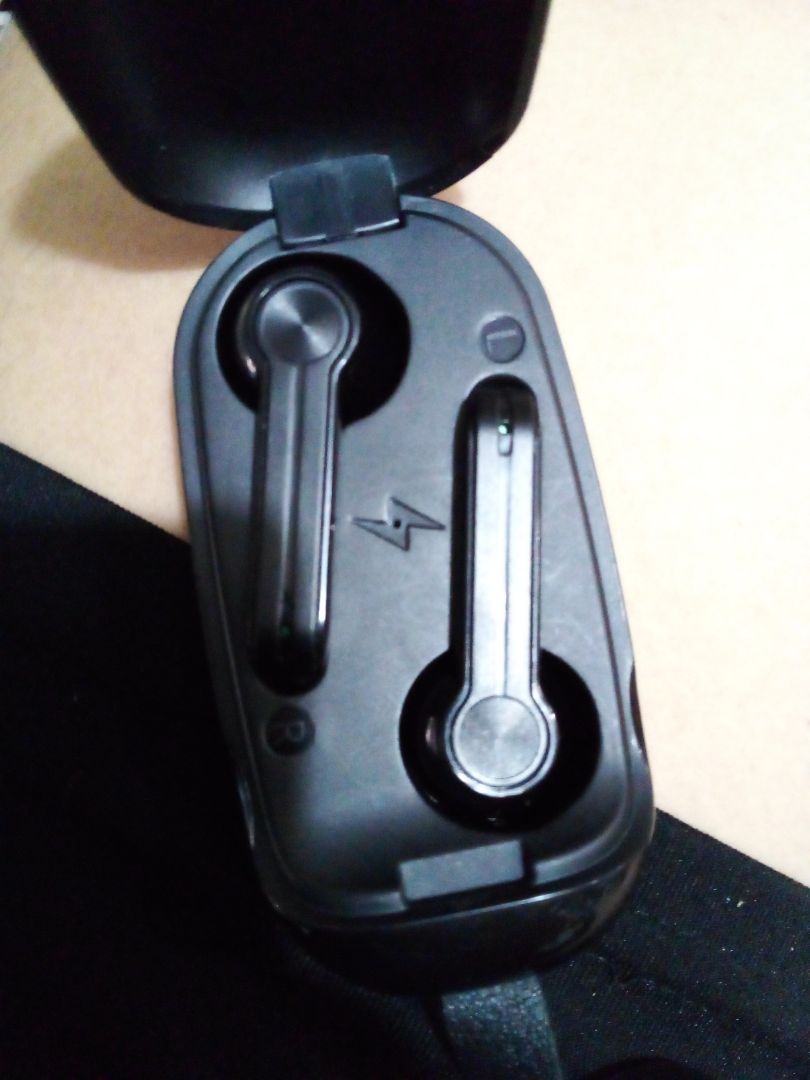 mới nhận hàng xong *** thử quá là ok lớn mà ko bị rè đc cái âm thanh bass tress nghe sướng tai gì đâu shop cũng tư vấn khá là nhiệt tình ok thanks shop