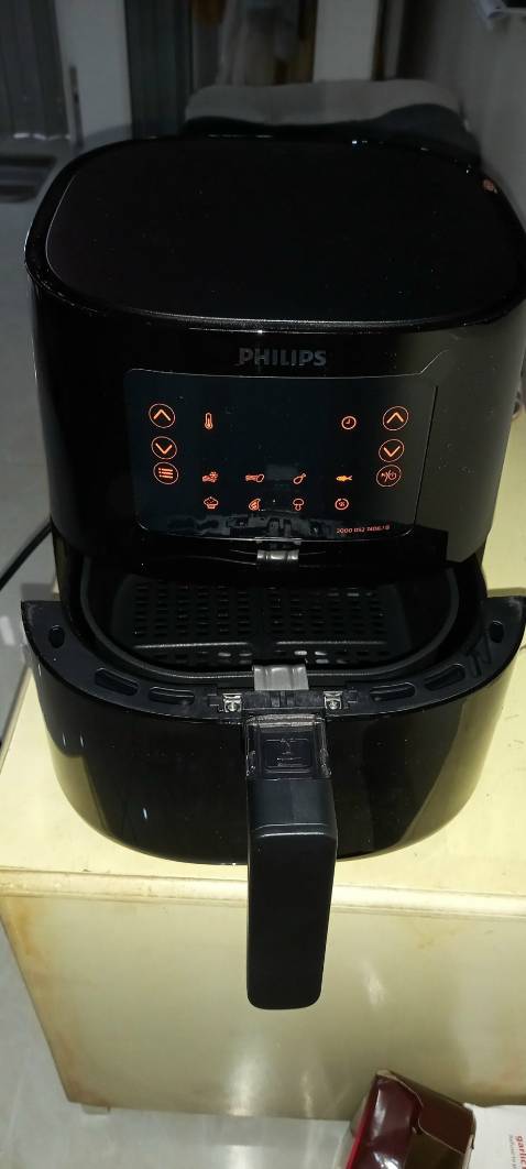 Giao đúng như hình quảng cáo. Rất hài lòng. Sử dụng đc 2 ngày: chiên khoai tây French Fries kiểu Pháp, chiên tàu hủ. Sp tốt, giá cả phải chăng giảm giá 2,3tr. Vừa cho gđ 2-3 ng. Các bạn nên mua để ăn giảm dầu mỡ. Vành Khuyên cũng dùng nồi tương tự. Dù Made in China, nhưng hàng HàLan nên chất lượng tương đối tốt. Cho shop 5 sao.  
GH từ tế, bao bì cẩn thận.