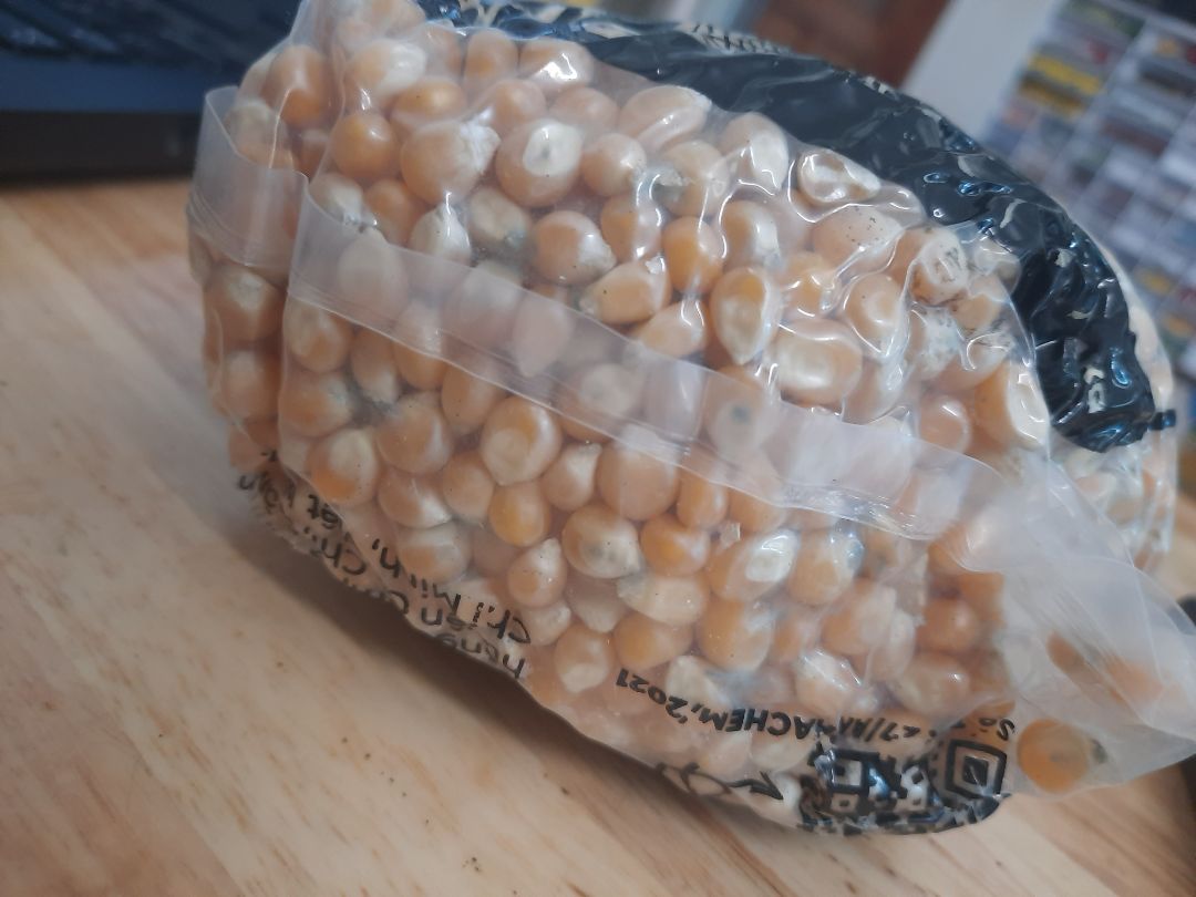 hàng mình nhận đã lên nấm mốc, k dùng được