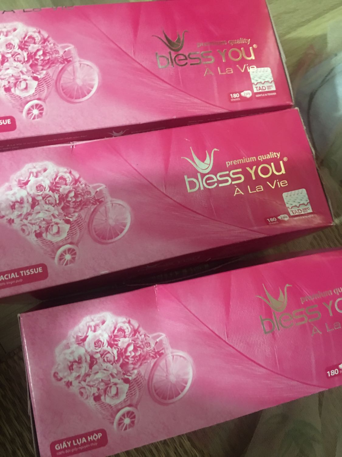 Quá rẻ so với ở ngoài tiệm tạp hoá...giấy mịn xài rất ưng nè! Thanks Tiki! Cho 5sao vì giao hàng về tới quê mà siêu tốc độ