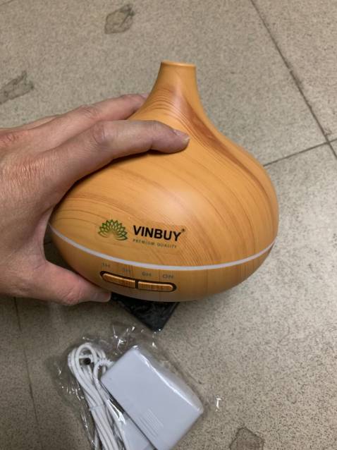 Thiết kế đẹp rất đẹp; máy phun sưong mạnh; giá cả hợp lý; hành chính hãng nên cũng iên tâm sưt dụng; phòng m hơn 25m2 bật khoảng 5 phút mà thơm ngát phòng; có nhiều chế độ và đèn led đổi màu; giao nhanh shipper thân thiện; đóng gói kĩ càng;