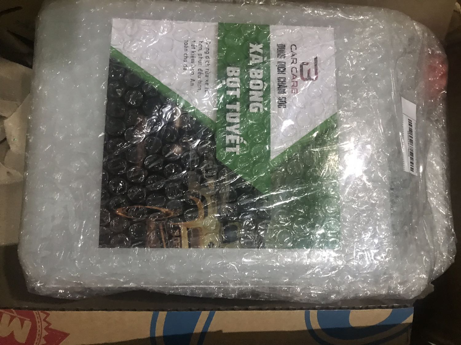 ưng ý, giống mô tả, nhưng màu hơi nhạt hơn một tý so với ảnh trên tiki. Đóng gói cẩn thận rõ ràng, không bị móp mặc dù vận chuyên khá xa. Nhìn nhận là khá ok.