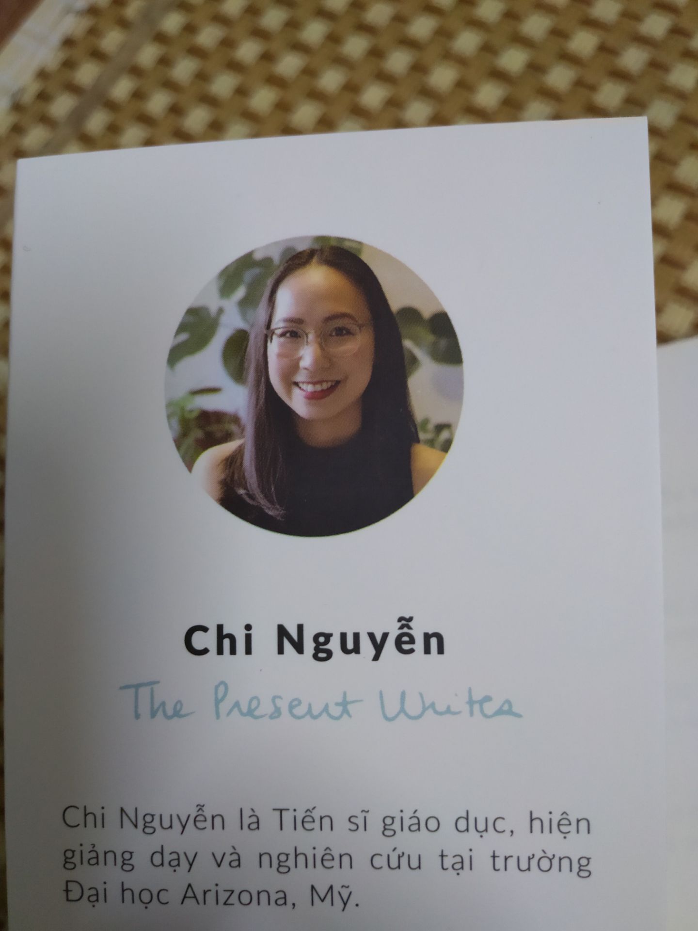 Mình tình cờ biết cuốn sách này qua một bài viết trên trang The Present Writer của chị Chi, nên đã đặt mua vì mình cũng đang có ý định thực hành Chủ nghĩa tối giản. Sách được đóng gói rất tốt và cẩn thận, tuy nhiên mình cũng chưa đọc nên cũng chưa có ý kiến gì thêm. Nói chung là mình rất hài lòng về lần giao sách này.