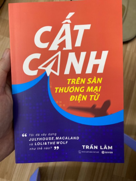 Sách giao nhanh, nội dung hữu ích cho ae tmđt