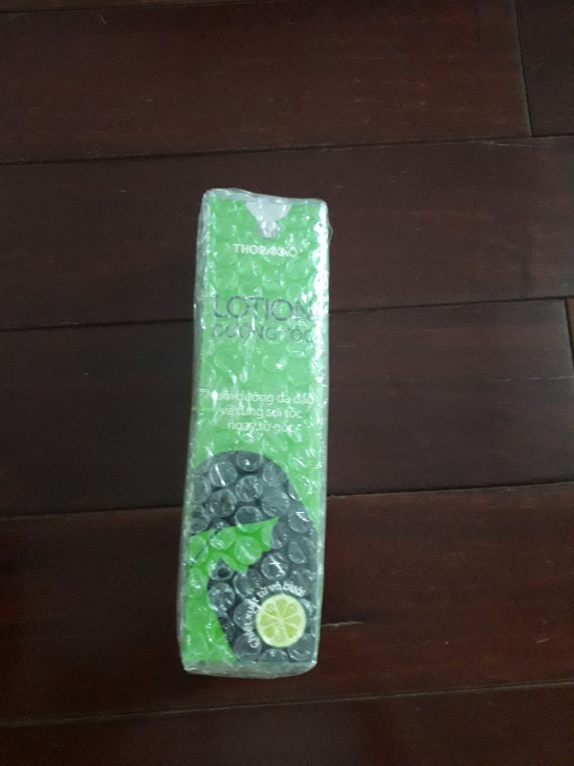 Tiki giao hàng nhanh, shop đóng gói sản phẩm đẹp, chắc chắn, còn về công dụng của lotion dưỡng tóc Thorakao thì là lần đầu dùng nên mình không nói đến hiệu quả , mình nghe nhiều người nói dùng tốt nên mua, nếu đáp ứng tốt mình sẽ mua dùng tiếp Tiki giao hàng nhanh, shop đóng gói sản phẩm đẹp, chắc chắn, còn về công dụng của lotion dưỡng tóc Thorakao thì là lần đầu dùng nên mình không nói đến hiệu quả , mình nghe nhiều người nói dùng tốt nên mua, nếu đáp ứng tốt mình sẽ mua dùng tiếp