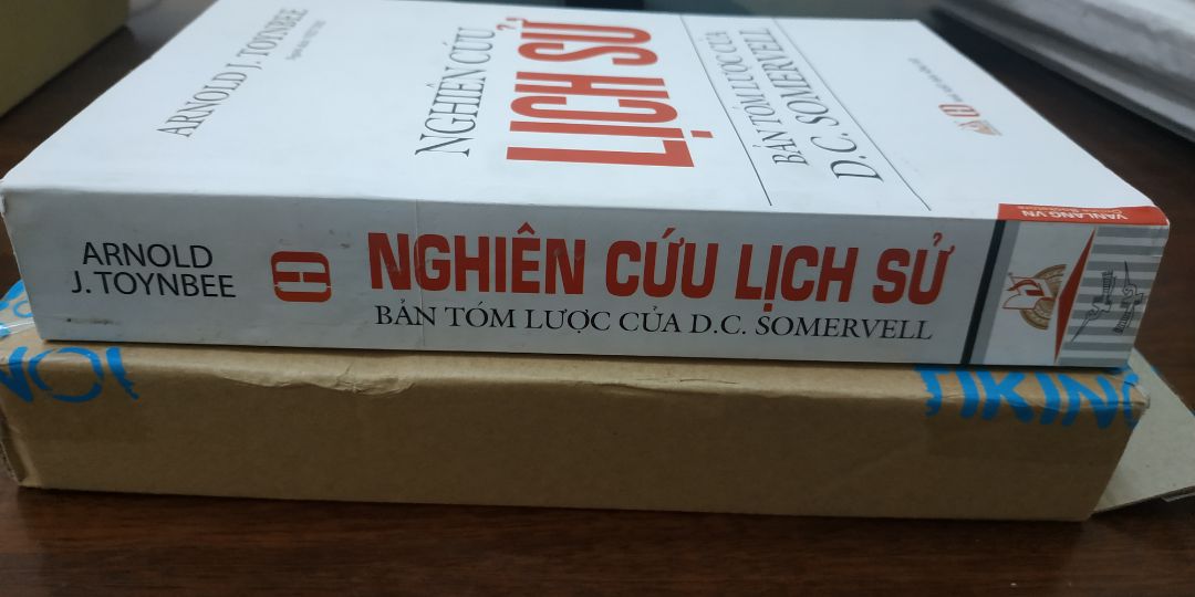 sách cũ, bẩn, rách, đề nghị được đổi trả