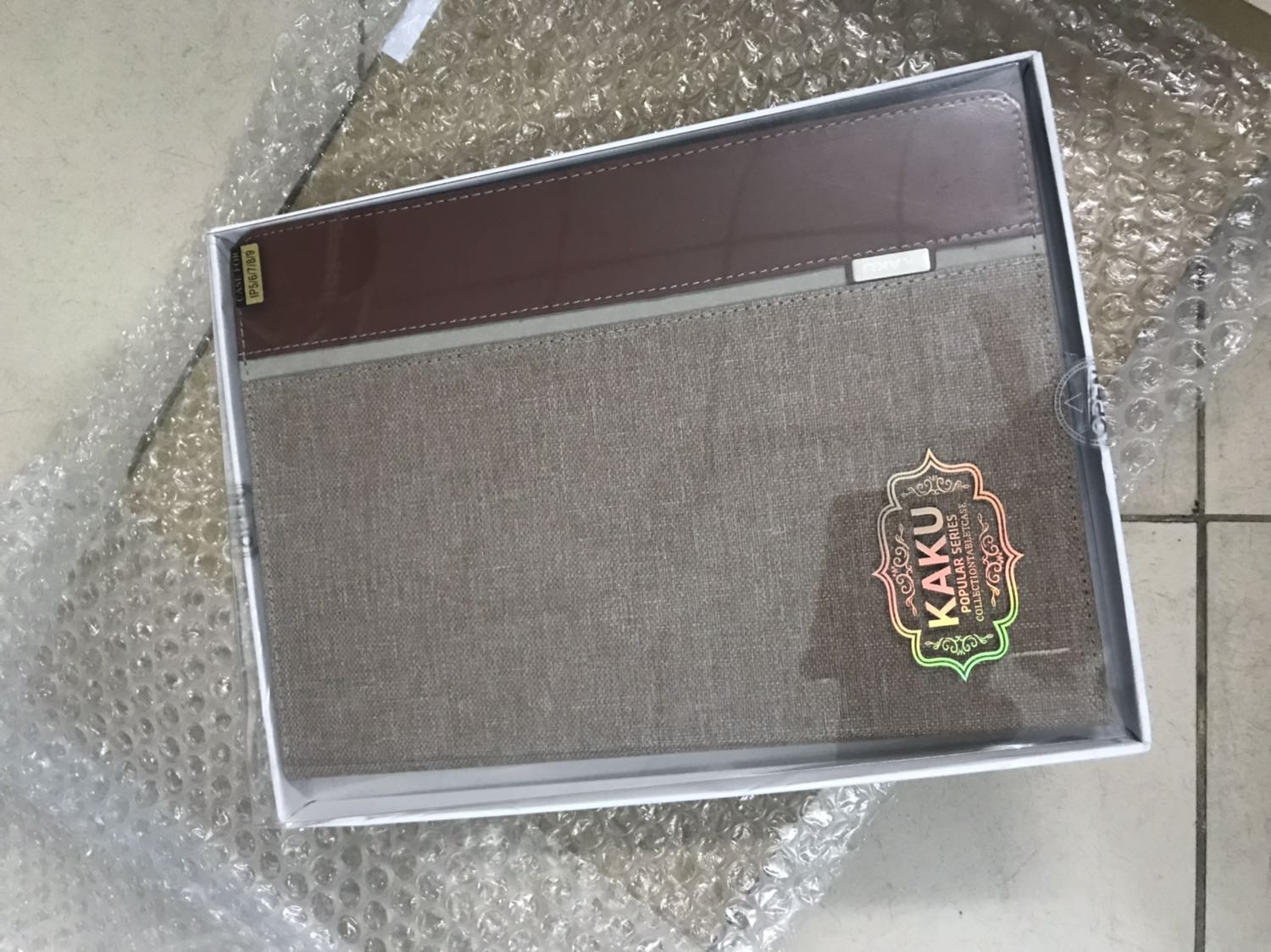 Sản phẩm đẹp, đóng gói chắc chắn. Mình thích màu nâu cafe sữa, rất đẹp. Giao hàng nhanh