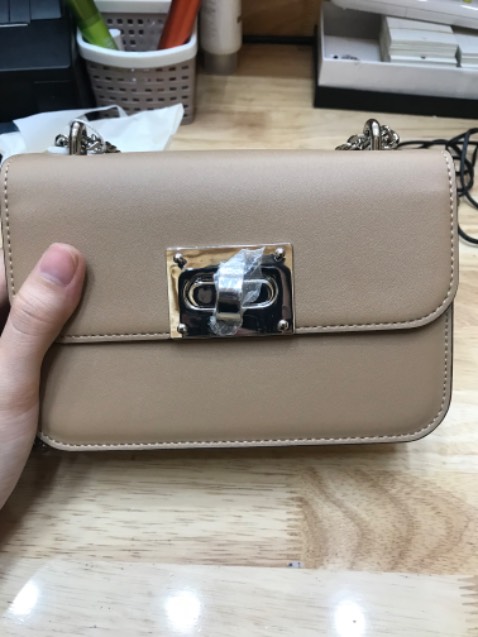 sản phẩm đẹp , bền dễ phối đồ màu sắc hài hoà hợp với mọi lứa tuổi 
luôn ủng hộ shop ❤️❤️❤️