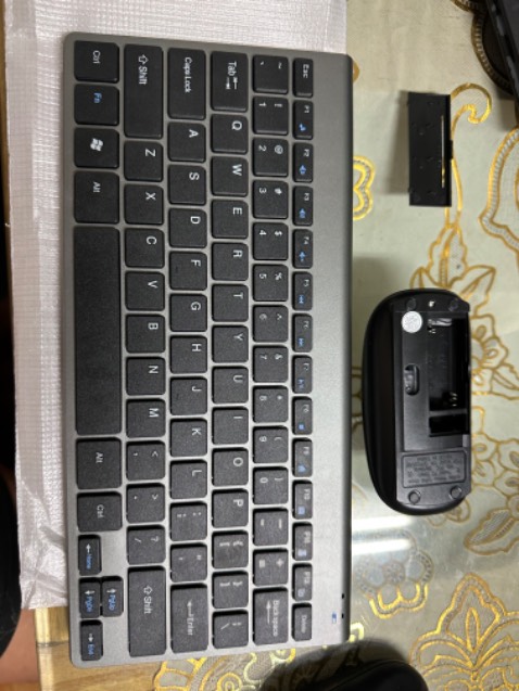 Không có receiver nhận tín hiệu bàn phím và chuột để kết nối với máy tính Không có receiver nhận tín hiệu bàn phím và chuột để kết nối với máy tính