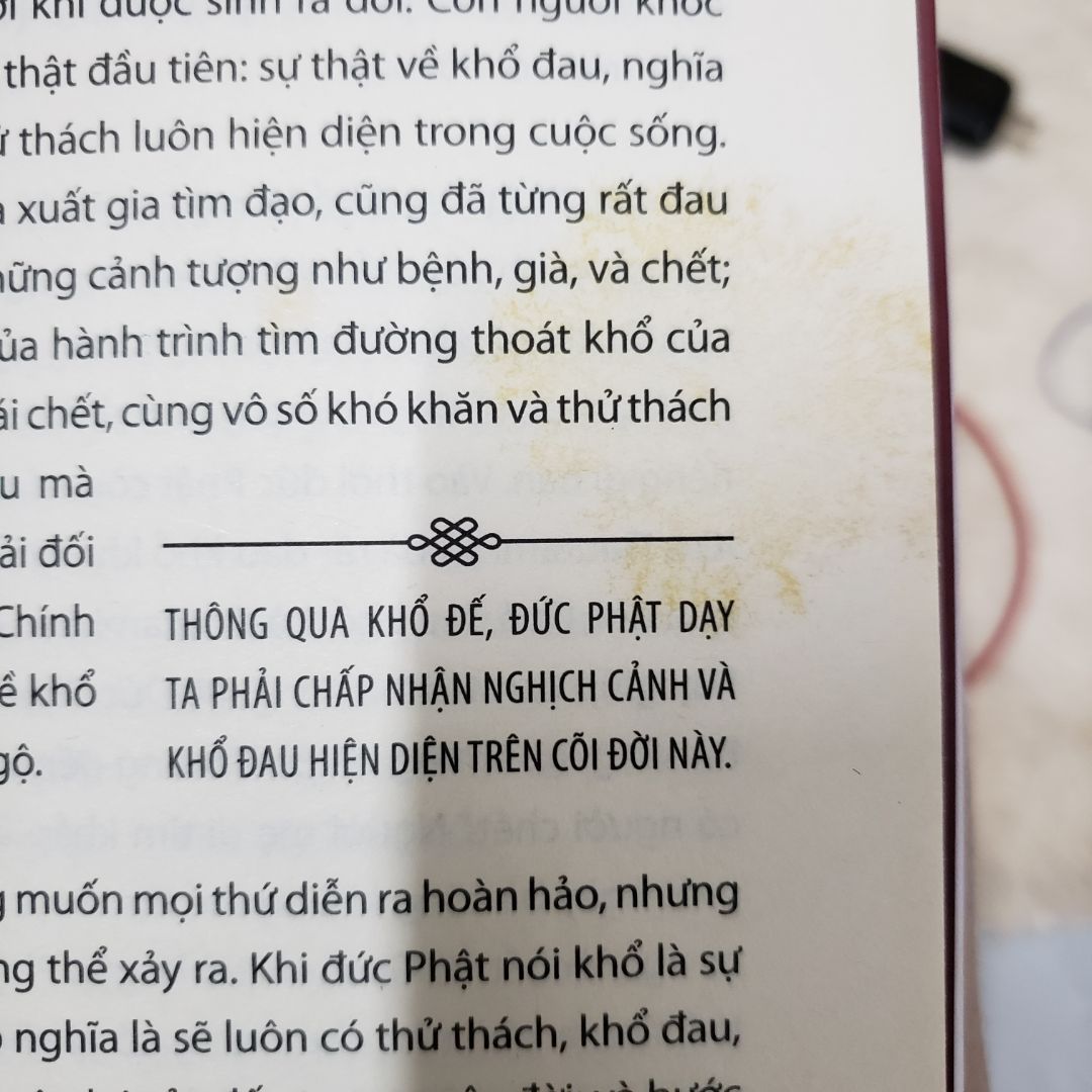 giao hàng nhanh nhưng sách thật sự quá cũ, mặc dù mình đã cố lau sạch bên ngoài nhưng còn vết ố vàng trang giấy thì rất nhiều