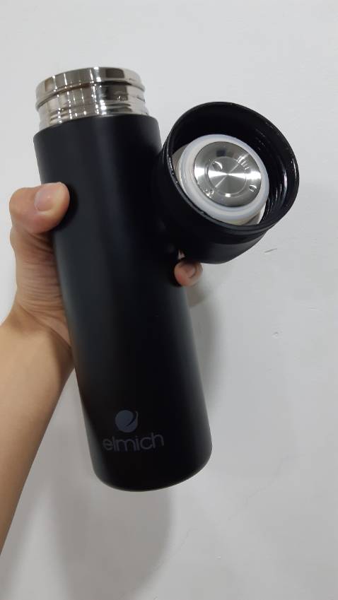 mình nhận đc chả chống sốc gì luôn, nhưng ko bị móp. Bình giá 400 mấy giảm còn chưa tới 200k. Thiết kế thể thao, chất inox đẹp- chuẩn 304, được tặng 1 ron (gioăng) cao su. Giữ nóng- lạnh 8 tiếng; bảo hành 6 tháng. 
Từng dùng của Elmich, thấy cũng chất lượng nên mua tiếp, loại trc dùng bị rách gioăng cao su.
Giá cả đa dạng và rẻ hơn Lock & Lock.