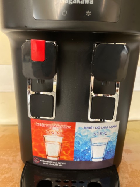 Đẹp. Gọn   Tiện lợi.   …….
……. Khay hứng nước hơi nhỏ xíu!
Nói chung đúng với giá tiền