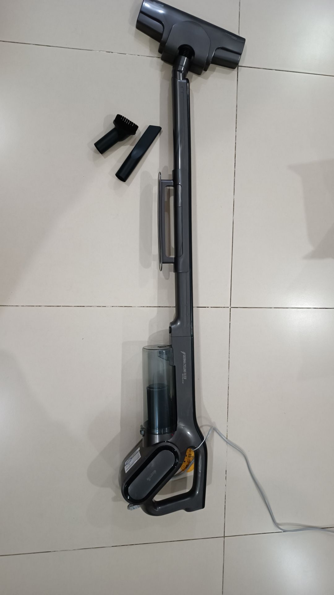 máy hút mạnh, dễ sử dụng, giá quá tốt, nhà bán giao hàng rất nhanh. Rất nên mua nhé các bạn!