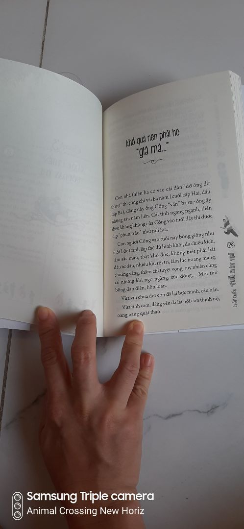 sách là cuốn nhật ký của tác giả về còn. các chương đầu nói về lúc nhỏ. các chương sau mới nói về gđ dậy thì. thiết thực, chân thực và dễ hiểu ko giáo điều. sách ko phải là loại sách hd kiến thức suông như những sách khác.