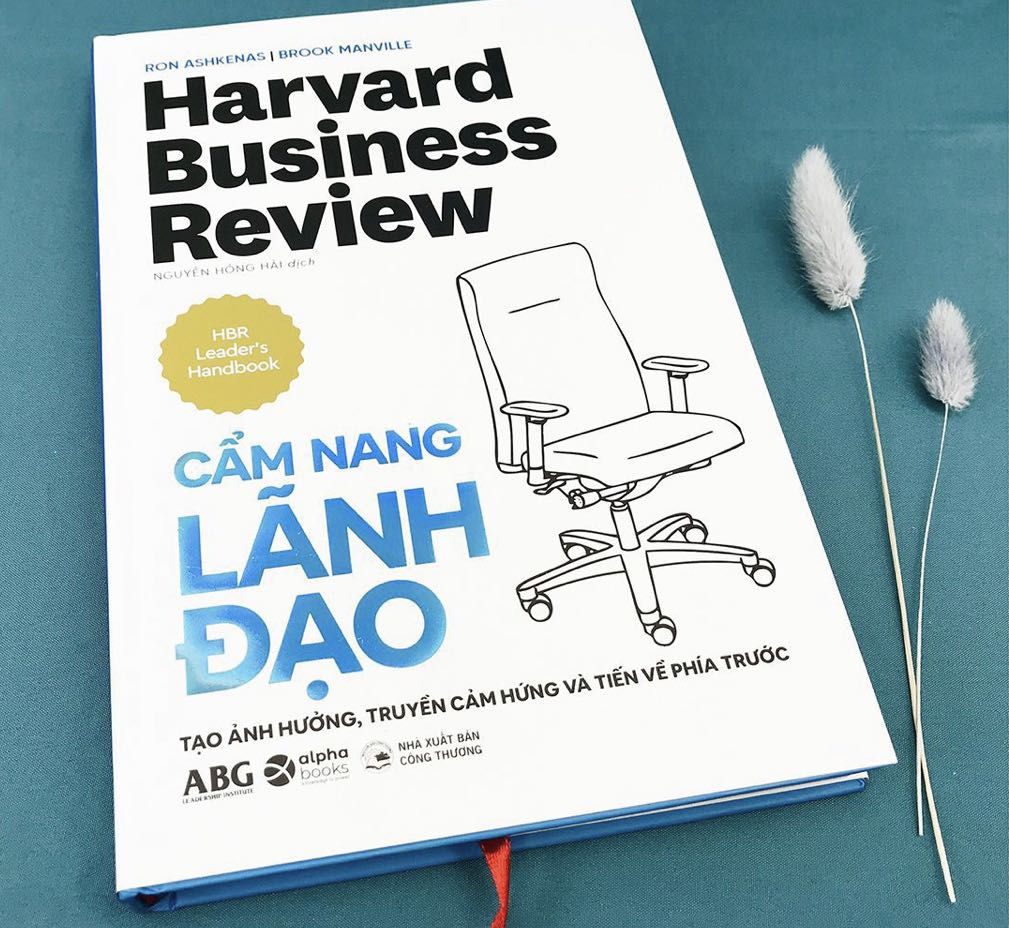 Sách mới, đóng gói kỹ càng và shop giao hàng nhanh. mình đang đọc nên chưa review nội dung sách được nhé!