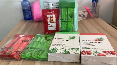Sản phẩm tốt lắm nek, shop giao hàng nhanh, gói kỹ lượng, thạch collagen vị nào ăn cũng ngon, cảm ơn shop tặng thêm quà tặng nhé, sẽ ủng hộ shop tiếp