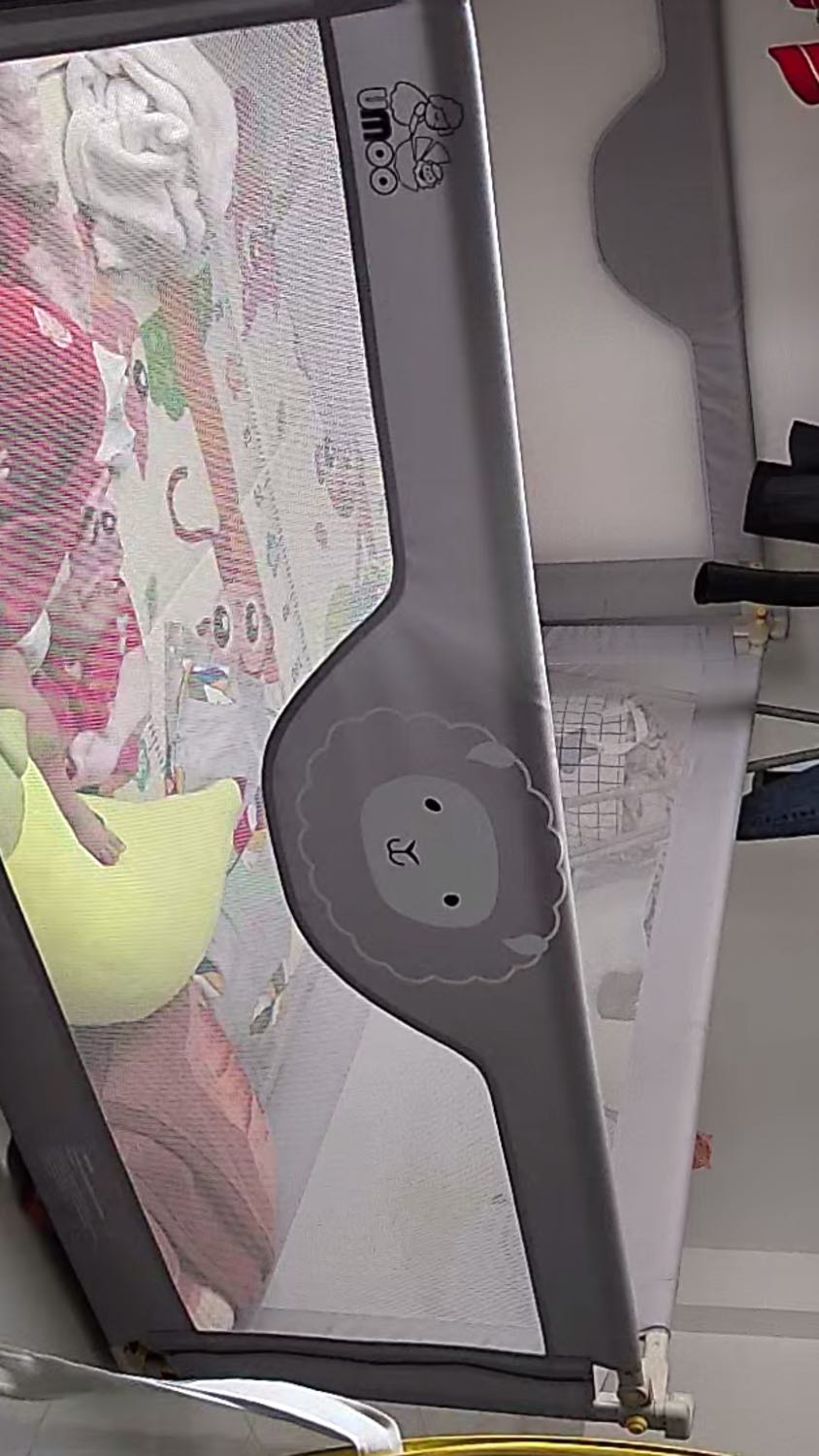 Lần trước mua có 3 thanh, do mình để dưới sàn nhà nên không được vững lắm nên mua thêm 1 thanh nữa, sản phẩm ok, chắc chắn, dễ nâng hạ