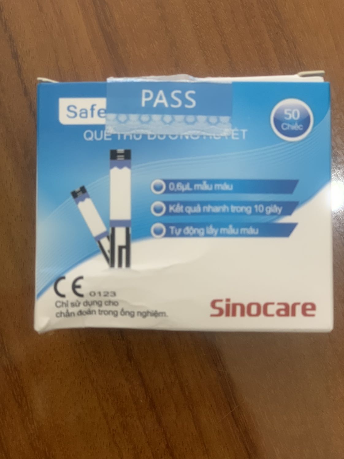 Hàng này tôi đã nhận rồi nhưng đã quá thất vọng đã có 3 cái lỗi: 1 là không đúng như hình quảng cáo;2 là bán que mà không có kèm theo kim chích thì lấy gì sử dụng; 3 là hàng cùng thương hiệu cùng nhà phân phối mà lại bán cao giá hơn ( đắc giá hơn) như: họp 50 que+50kim chích =143.000₫. Như vậy tôi nghĩ ko ai dám mua hàng này nữa đâu nhé.