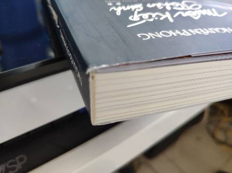 Sản phẩm sách TIKI TRADING giao ko có seal mới, sách bị rách góc, cũ, có dấu hiệu người đọc qua, bên trong ko có bookmark từ nhà sách tặng! Vì sách tặng nên tôi ko chấp nhận, cũng là mua lần đầu tiên và bị mất code khuyến mãi cho khách hàng mới của Zalopay. Đã yêu cầu đổi sách mới, nhưng nhận được hoàn tiền mà ko thông báo tin nhắn hay email  cho khách khi hết hàng. Tôi thất vọng Tiki Trading HCM bán hàng. Ho trợ tốt 10/10.