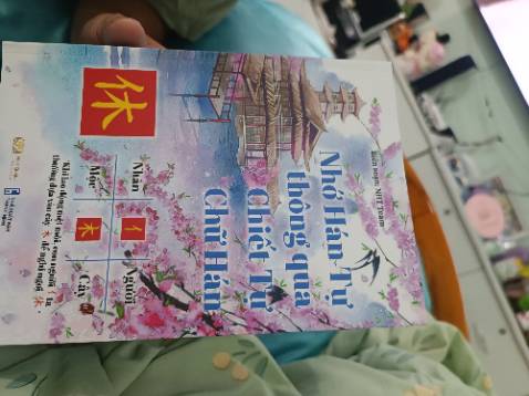 Sách đóng gói cẩn thận. Giáo hàng nhanh Sách đóng gói cẩn thận. Giáo hàng nhanh