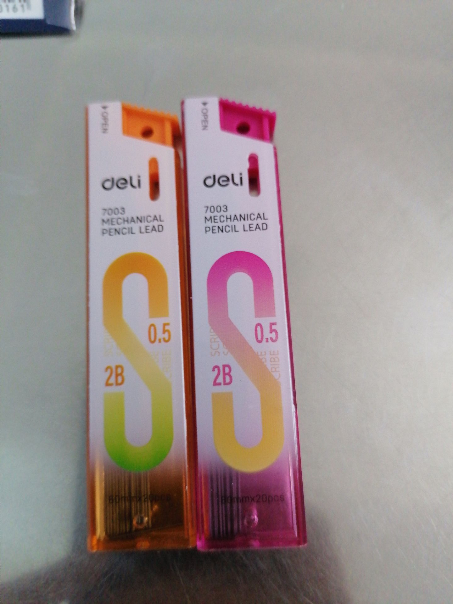 Hàng đẹp mà có điều shop đóng gói kh kỹ nên nó gãy hết 1 mớ huhuh,mong shop mốt gói cẩn thận giúp mn Hàng đẹp mà có điều shop đóng gói kh kỹ nên nó gãy hết 1 mớ huhuh,mong shop mốt gói cẩn thận giúp mn