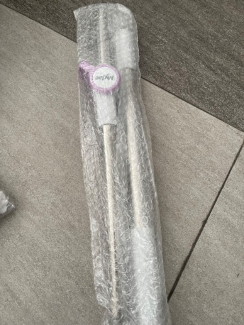 Sao trên thùng kg in chữ My jae, lần trươc mua có in. Phải hàng khác kg? Do lần trc mua hiệu này dùng tốt nên lần này mình mua 2 bộ và 1 cây.
Mua thêm cây lau nhà riêng lẻ màu tím thì có?