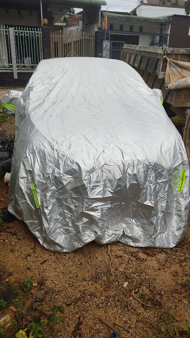 bạt không vừa như giới thiệu, bị ngắn phía sau xe nếu trùm cả gương còn phía trước thì bị dài