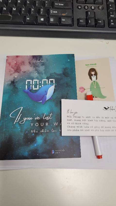 - Đóng gói cẩn thận, có lời nhắn nhủ đáng iu
- Được tặng kèm 1 sổ mỏng và 1 bút đỏ đánh dấu
- Rất hài lòng về cách đóng gói và cskh của shop ah