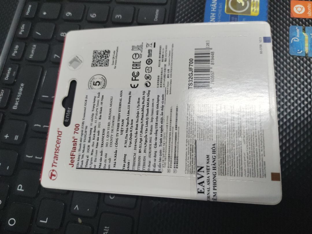 USB đúng chuẩn tốc độ cao, nhìn rất chắc chắn nhỏ gọn dễ mang theo bên mình