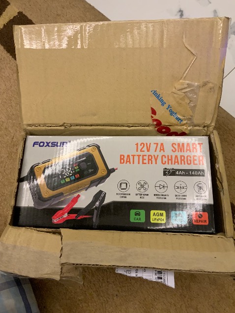 Đây là dòng sạc thông thường. Đặt tận sâu trong Thanh Hoá nên chờ ship khá lâu. Chất lượng đúng với giá cả, đóng hộp cẩn thận. Sạc thực tế ắc quy tiêu chuẩn 9h phải 7-8 tiếng so với sách hướng dẫn 3-4 tiếng. Cũng ổn theo mô tả