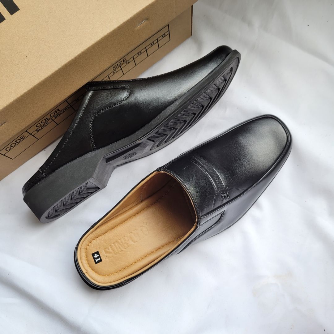 Quá đẹp và chuẩn chỉ. Giầy đi êm chân, dáng đẹp và thoải mái. Mua lần thứ 3 ở shop rồi và luôn tin tưởng thái độ làm việc chuyên nghiệp nhanh chóng của Sunpolo. Màu sắc ở ngoài đẹp và tươi sáng hơn trong hình. Tặng 5 sao