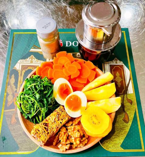 Giao hàng nhanh nồi khá cứng cáp làm nóng nhanh ncl chất lượngggg mong là dùng được lâu dài. màu sắc trầm xám nên sạch, bên trong giữ nhiệt tốt!!