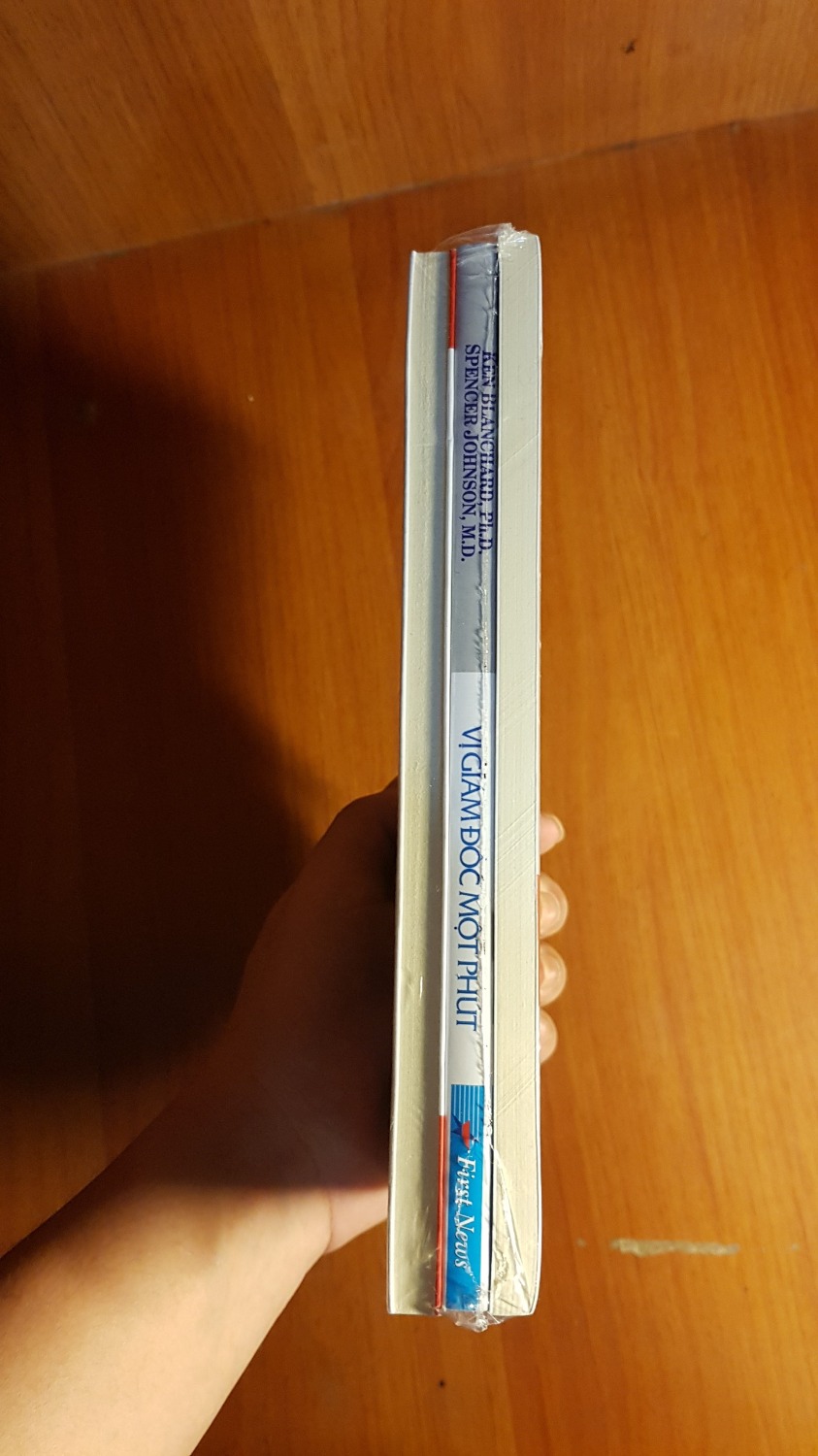 3 Quyển được bọc khá chắc chắn. Nội dung mình chưa đọc, xem review thì được đánh giá khá hay. Tiki giao hàng nhanh.