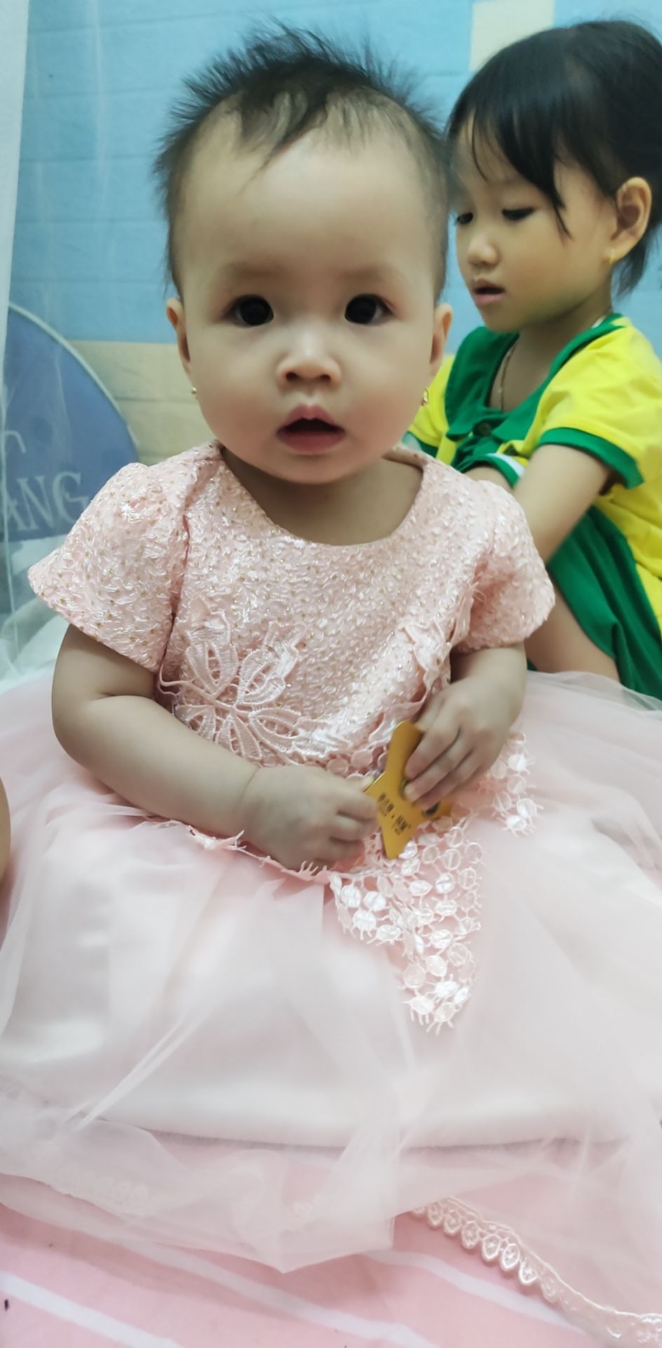 hàng chính hãng.có quà tặng rất xinh.vừa ý hàng chính hãng.có quà tặng rất xinh.vừa ý