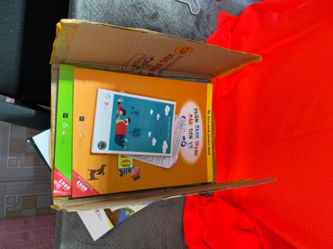 (*) Đánh giá không tính điểm
mua tổng cộng 4 quyển. mà không đóng được cái hộp cho hoàn chỉnh. làm hỏng sách.