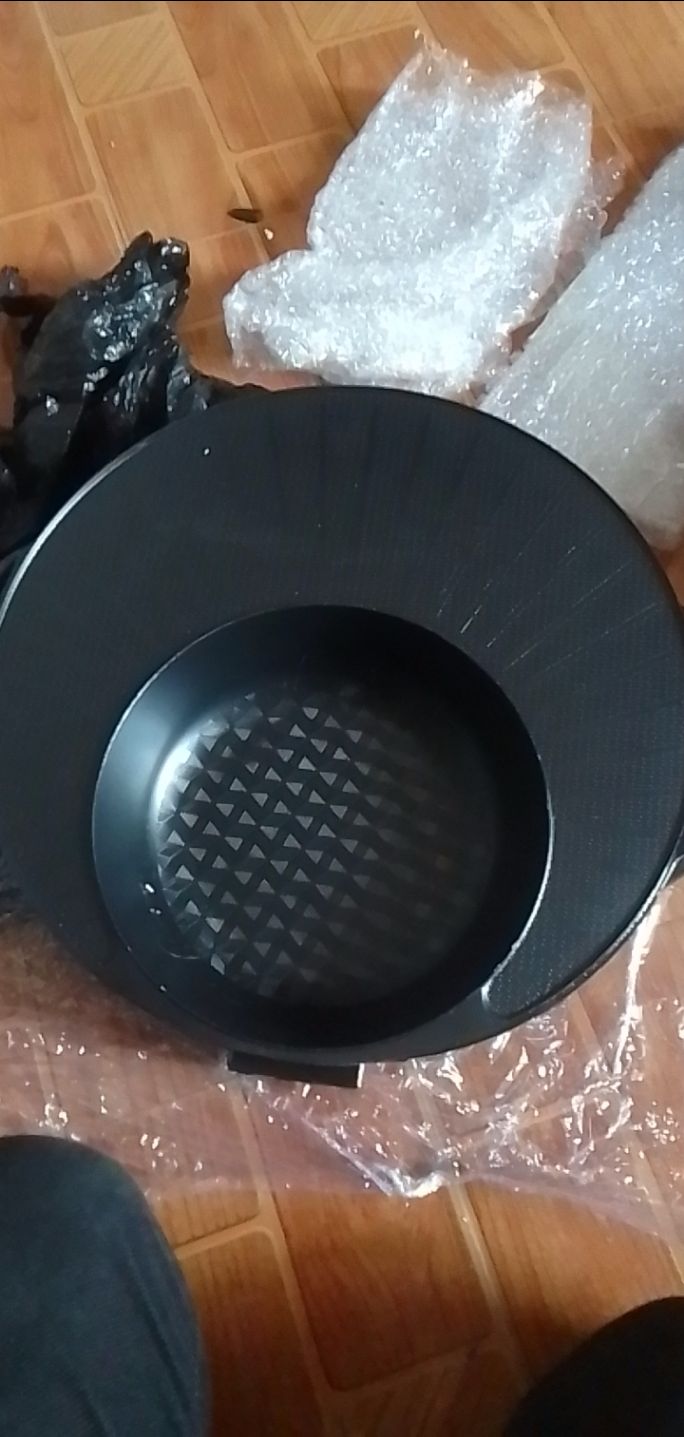 bếp rất đẹp. nhưng ghi sai công suất và dung tích. mình cần 1 cái to hơn. cái này chỉ đủ nấu gói mì 1 người ăn thôi. sinh viên nên mua. được tầm 500ml nước và công suất 1350w chứ ko đc 1l8 và 1600w như shop ghi. shop cho trả hàng. mình đã được hoàn tiền. các bạn nên cân nhắc hỏi rõ thể tích, dung tích, công suất trước khi mua. cảm ơn shop rất nhiều.