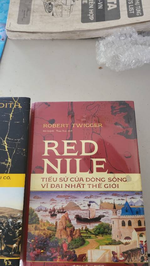 Bên shop bán cuốn này thì hợp lý, nhưng Phi Châu thì hơi cao. Nói chung sách chuẩn đẹp, đóng gói cẩn thận, đọc và sưu tầm